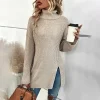 Poleron de cuello alto con abertura